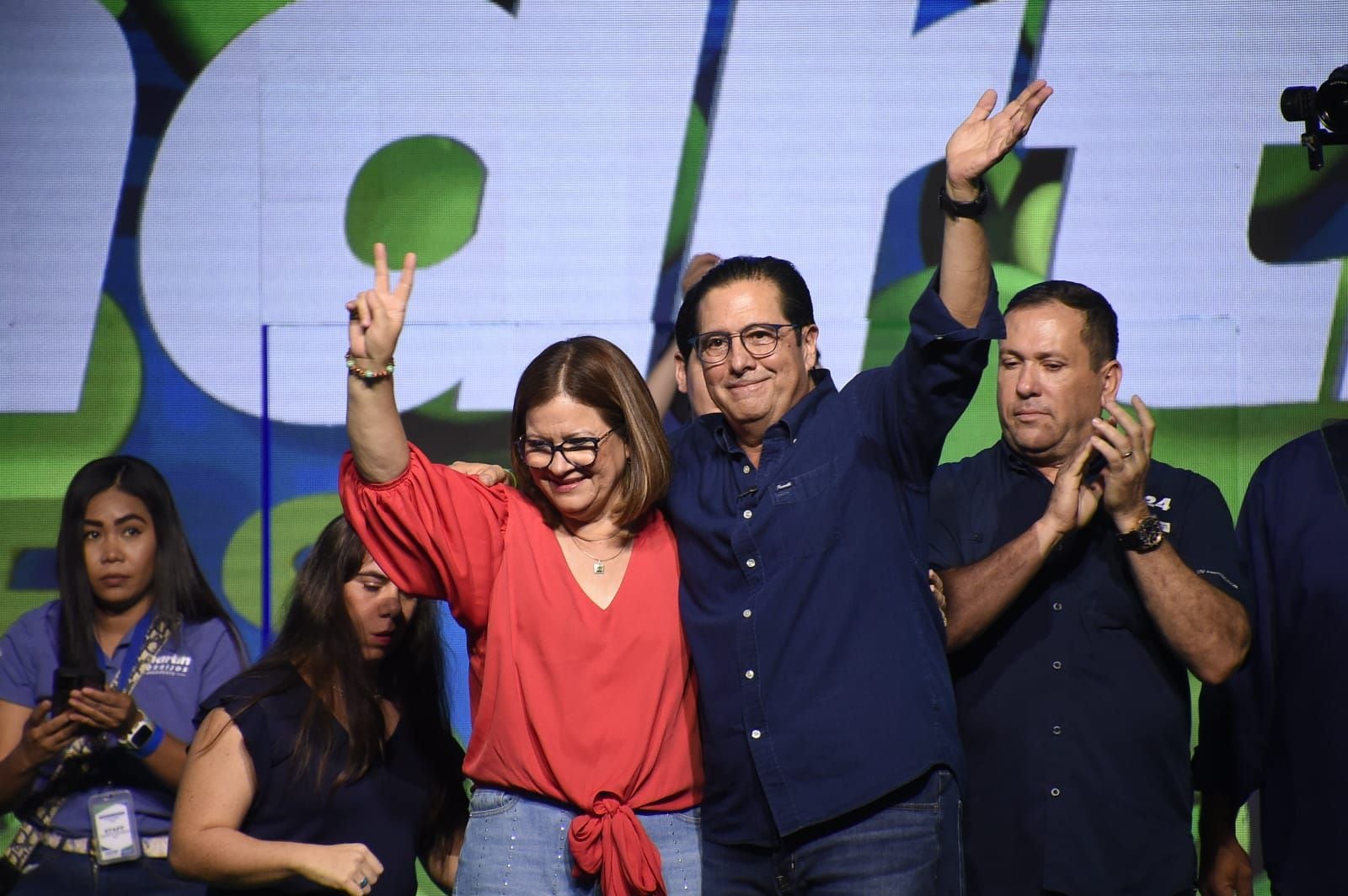 Rosario Turner, candidata a vicepresidenta; Martín Torrijos, candidato presidencial; y Daniel Brea, presidente del PP. LP/Agustín Herrera