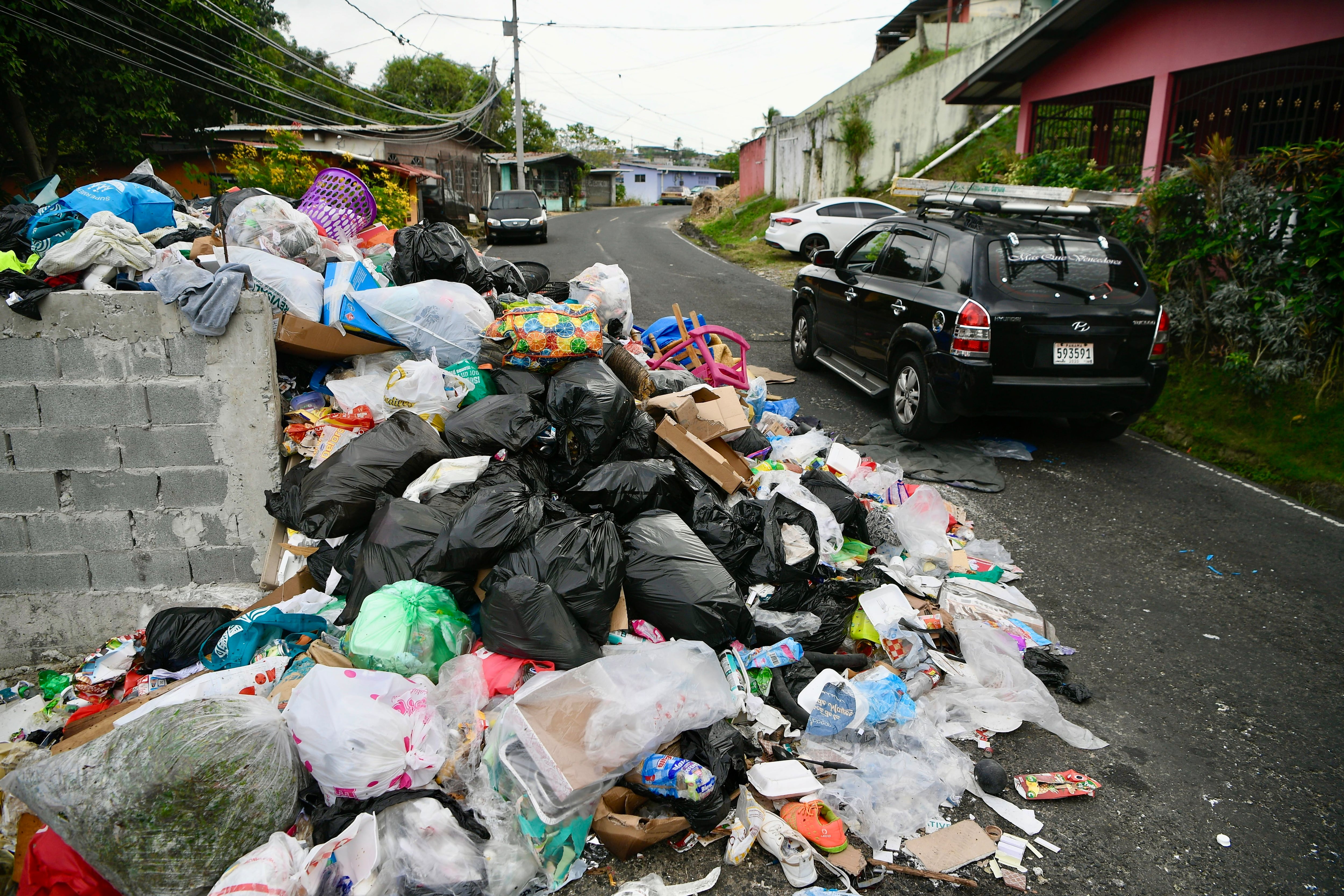 Moradores denuncian que pasan semanas en que no se recolectan los desechos en el distrito de San Miguelito. LP Agustín Herrera 