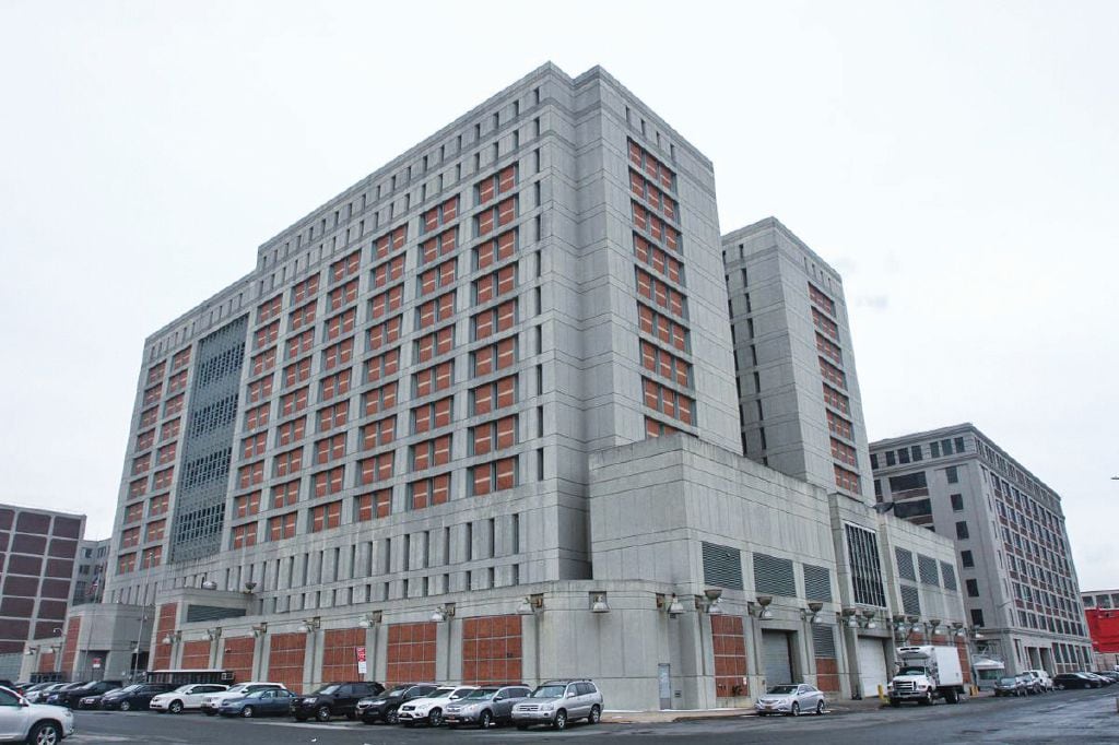 Imagen de la prisión federal de Brooklyn, donde estará Bankman-Fried.