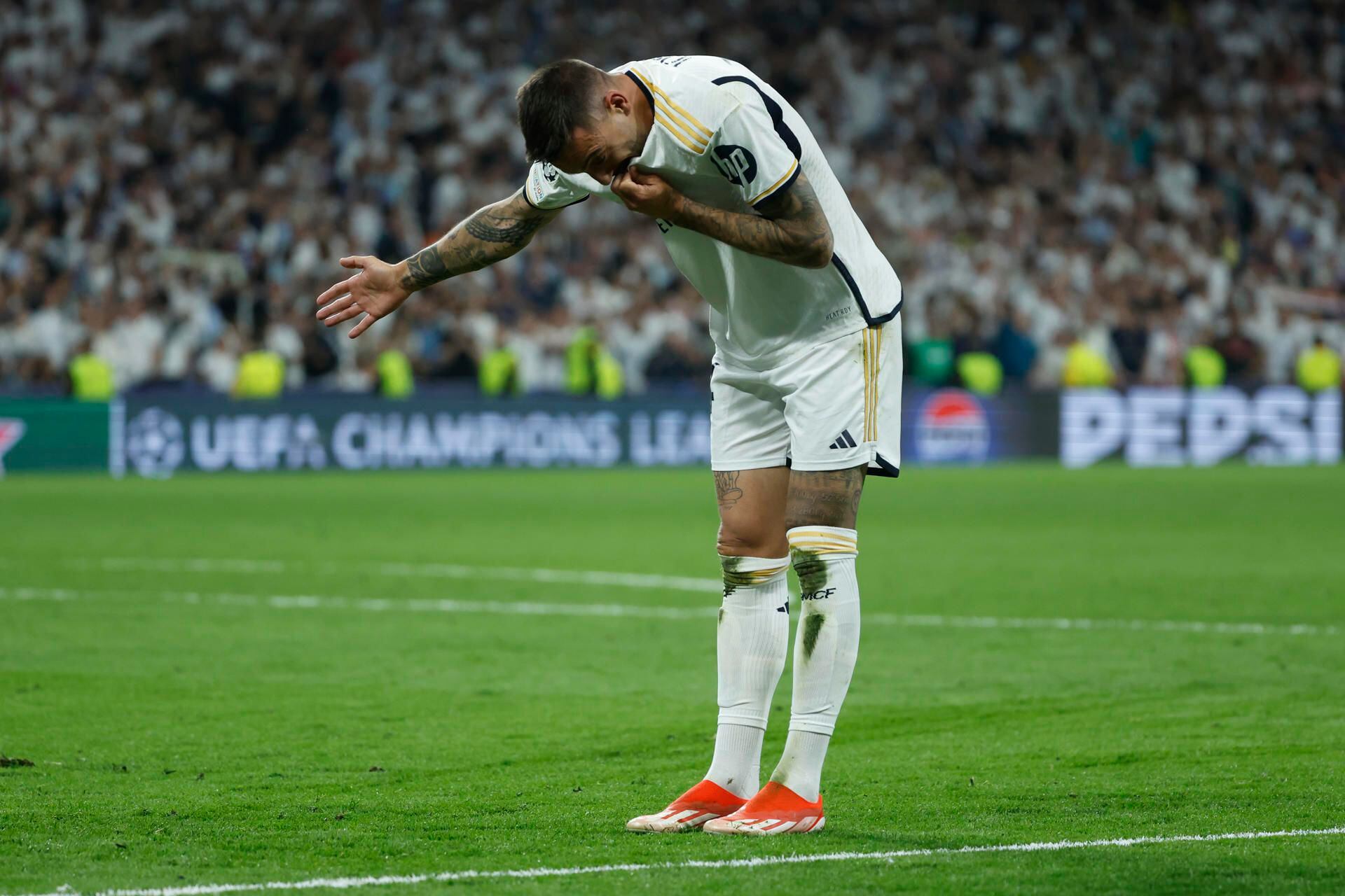 El delantero del Real Madrid, Joselu, celebra el segundo gol del equipo madridista durante el encuentro correspondiente a la vuelta de las semifinales de la Liga de Campeones. EFE