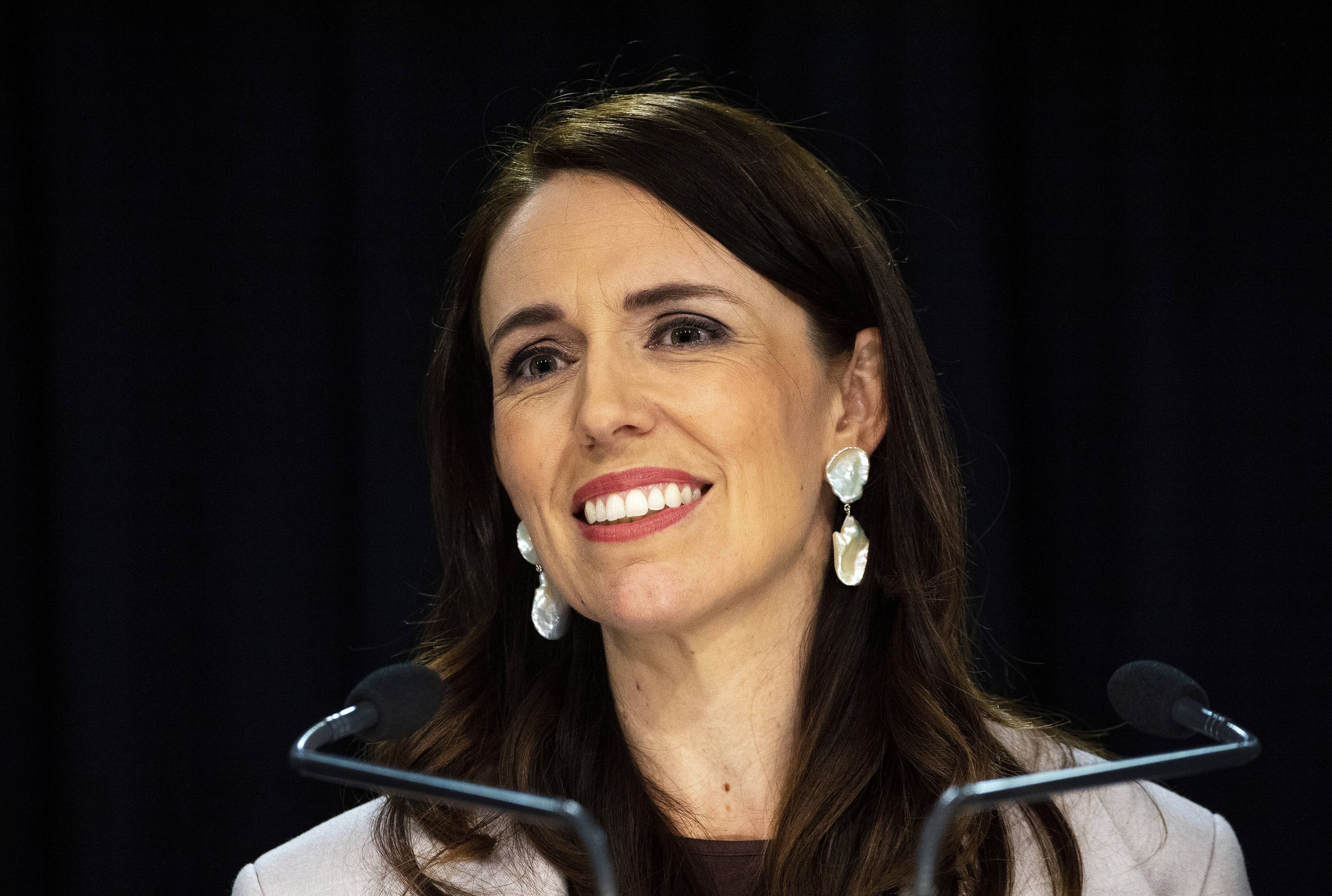 Brote de Covid-19 en Nueva Zelanda obliga a primera ministra a aplazar boda