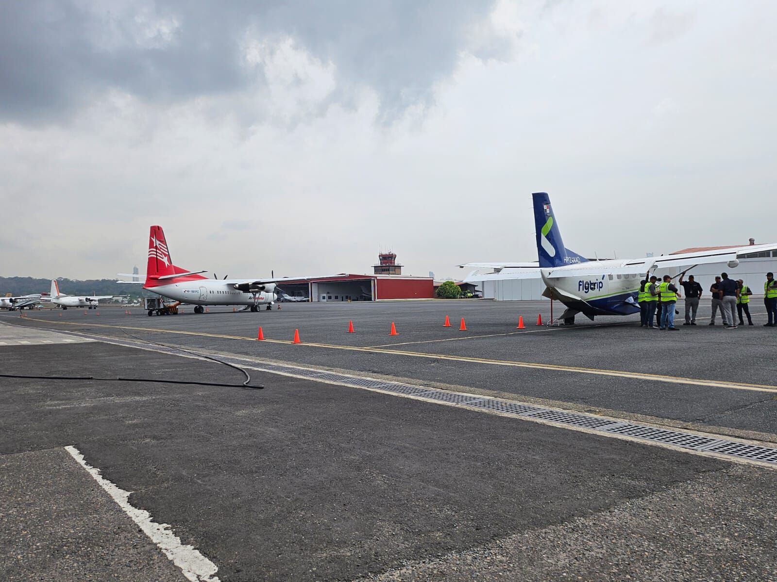 Desde el Aeropuerto Marcos A. Gelabert de Albrook operan las aerolíneas Air Panamá y Flytrip, además de vuelos chárter y privados. Katiuska Hernández