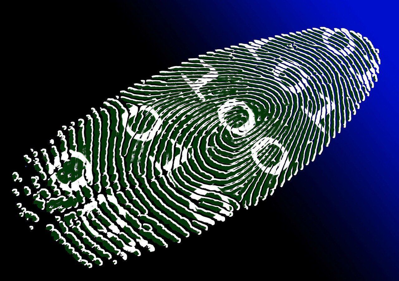 Con la implementación de estos sistemas de identificación biométrica a nivel global, empresas como el 'exchange' de criptomonedas Kraken han demostrado lo fácil que es para los actores malintencionados copiar la huella dactilar de una persona. Pixabay.com
