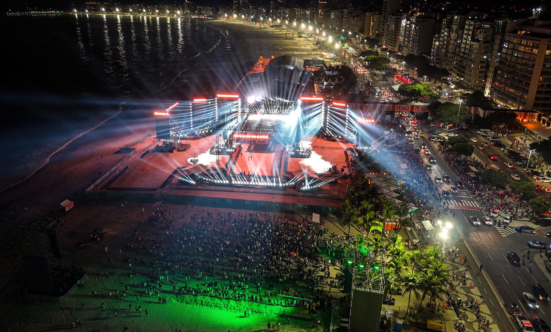 Miles de admiradores de Madonna se toman Río de Janeiro para su histórico concierto. EFE
