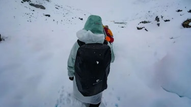 ‘Tuve suerte de haber salido’: los testimonios de personas rescatadas del Everest tras luchar contra la hipotermia en medio de una feroz tormenta