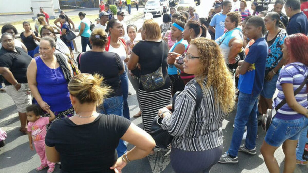 Protestan acudientes de la escuela Ernesto T. Lefevre; exigen respuestas al Meduca