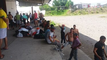 Aumenta cifra de cubanos varados en Paso Canoas, Chiriquí