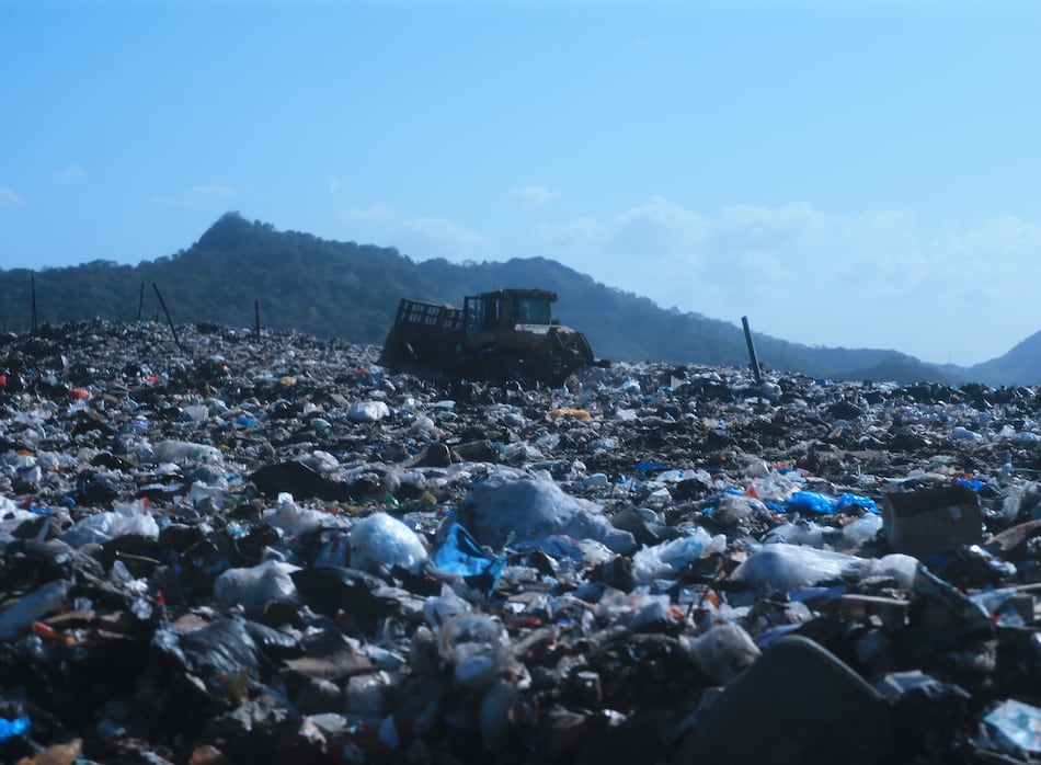 Cerro Patacón: contaminado, en anarquía y sin un concesionario