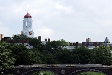 Universidad de Harvard gana caso sobre discriminación que era apoyado por administración de Trump
