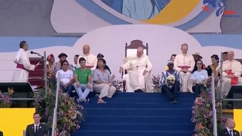 'Cuántas cosas nos pueden diferenciar, pero eso no impidió poder encontrarnos', dice el papa a los jóvenes