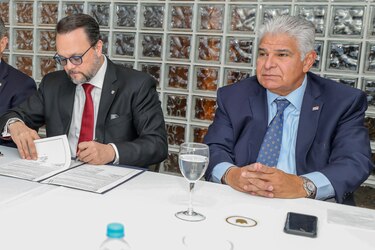 Anuncian el retorno de Chiquita a Panamá; Gobierno firmó memorando de entendimiento con la bananera