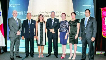 Conep juramenta a su nueva directiva 2015-2016