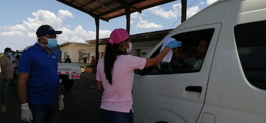 Impiden el paso de 47 vehículos a Azuero por el cerco sanitario