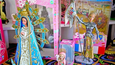 Ken es Jesús y Barbie, María