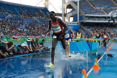 El joven Kipruto destrona a Kemboi en 3 mil metros obstáculos