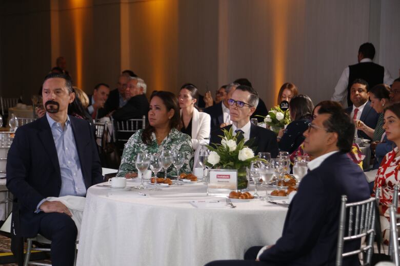 Expertos advierten que el debate sobre la CSS y el presupuesto 2025 son claves para mantener la confianza de inversionistas