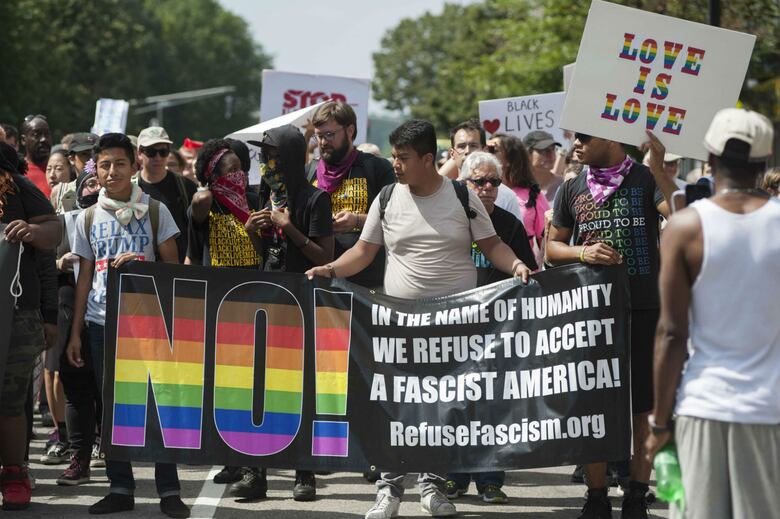 Gran manifestación antiracista en Boston un semana después de Charlottesville