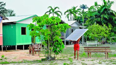 Paneles solares para la Amazonia