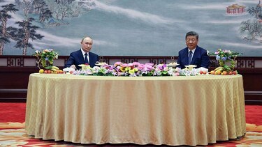 La curiosa charla sobre trasplantes de órganos e inmortalidad que tuvieron Putin y Xi y que captó un micrófono durante su encuentro en China