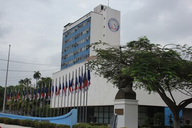 Sueldos fantasmas en la Asamblea