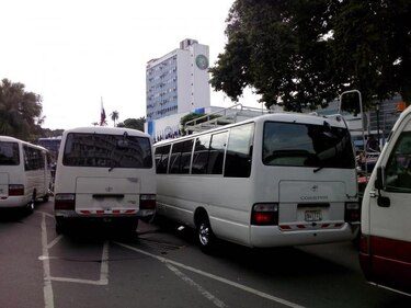 Transportistas intentan llegar a acuerdo con autoridades tras protesta
