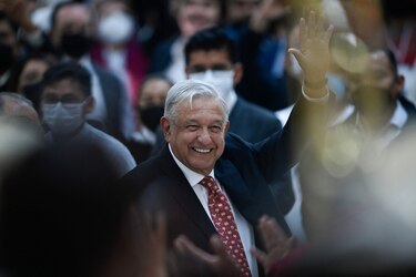 Presidente de México critica a artistas opuestos al tren Maya