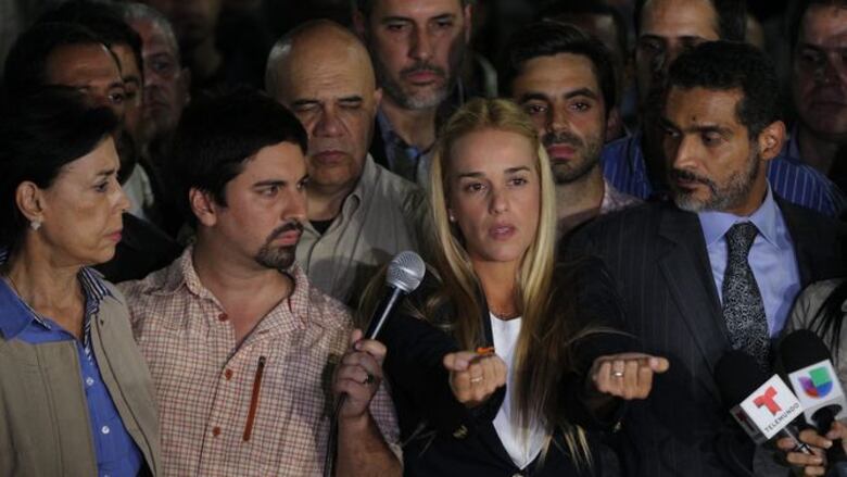 Condenan a 13 años y 9 meses de cárcel al opositor Leopoldo López