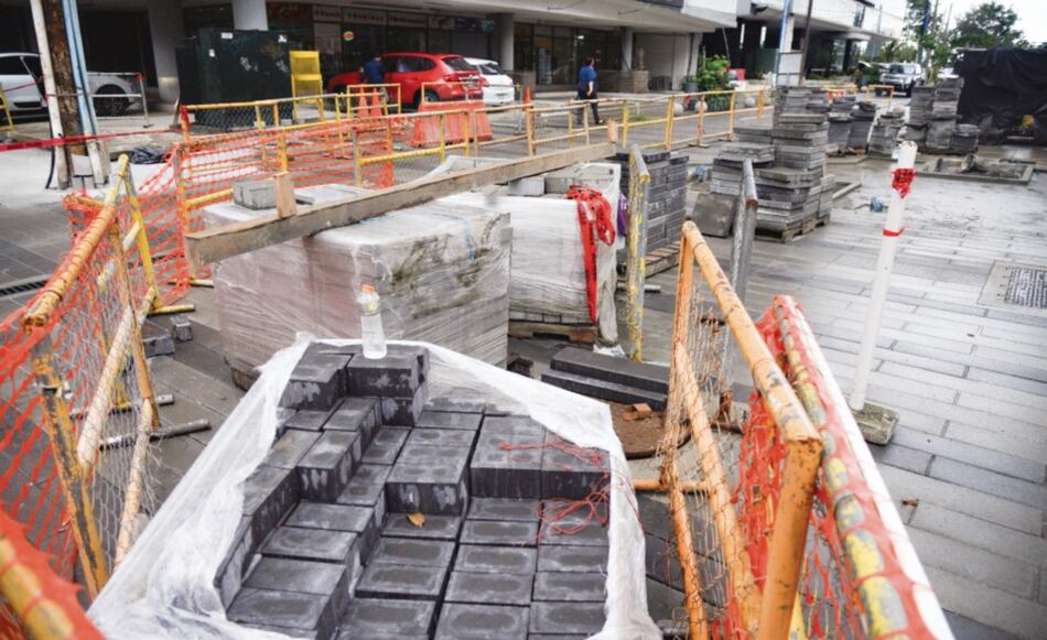 $9.5 millones más costarán los trabajos en calle Uruguay