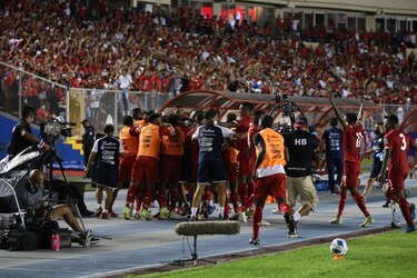 FIFA suma otra sanción para Panamá, ahora por invasión de la cancha en el juego contra Estados Unidos