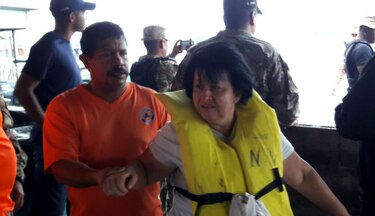 Turistas tuvieron que nadar 30 minutos tras voltearse sus lanchas en costas bocatoreñas