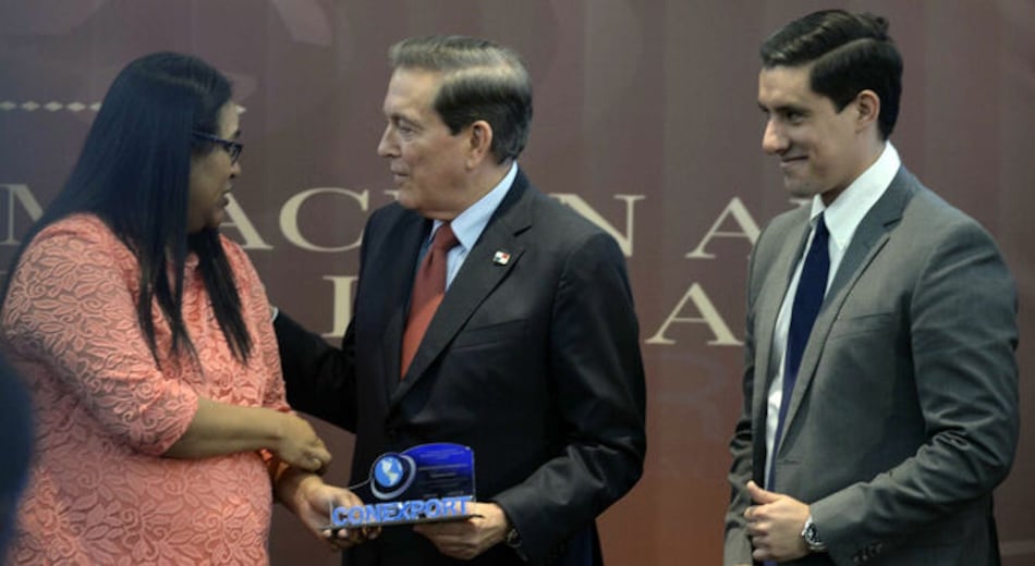 Productora de aceite vegetal gana premio como empresa exportadora del año