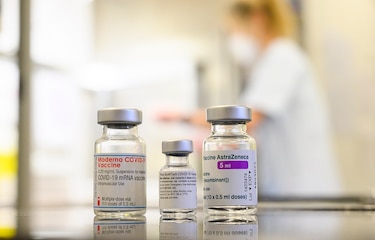 Más contagiosas, más resistentes, más temibles: las variantes del coronavirus a examen