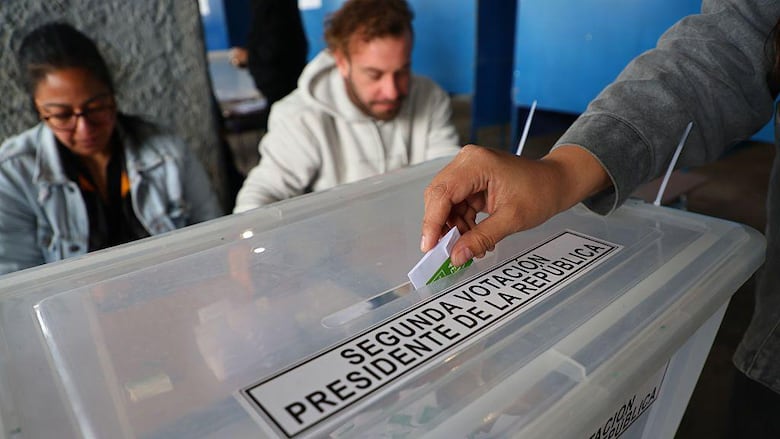 Chile da su mayor giro a la derecha desde el retorno de la democracia con el triunfo de Kast