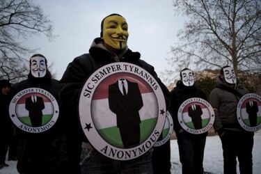 Anonymous atacan sitio web de El Vaticano