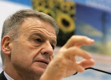 Ponen bajo arresto domiciliario a exministro italiano acusado de malversación