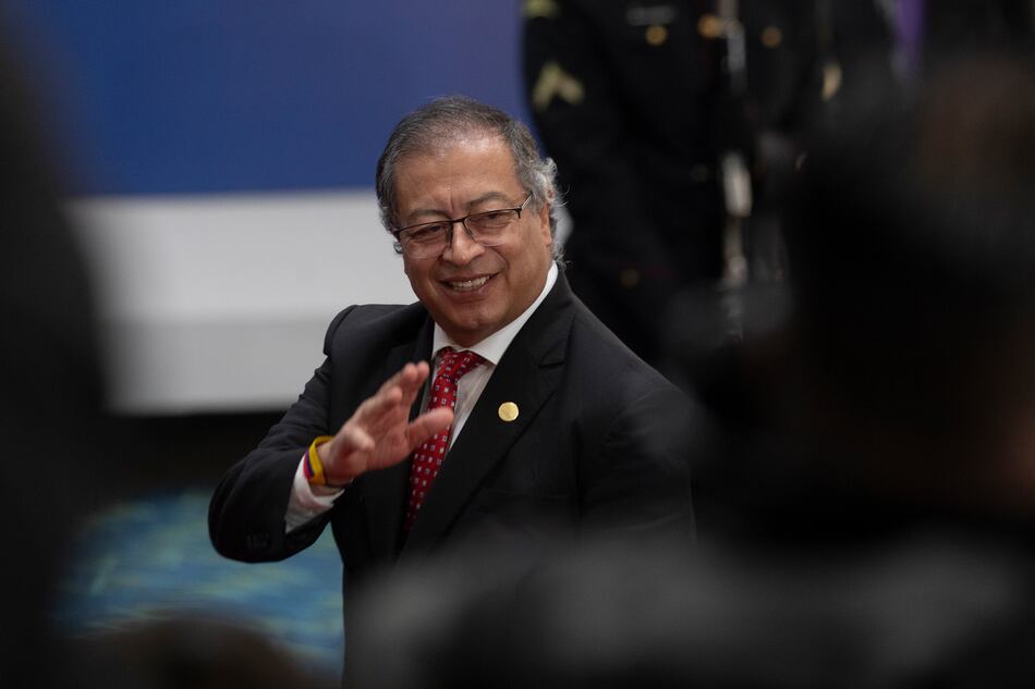 Petro dice que hizo cambios en su gabinete porque está ‘reparando errores’