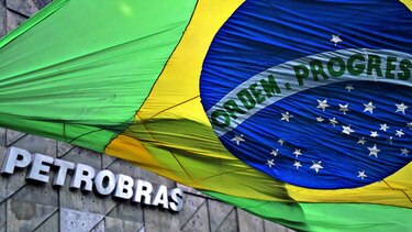 Investigarán venta de filial de Petrobras