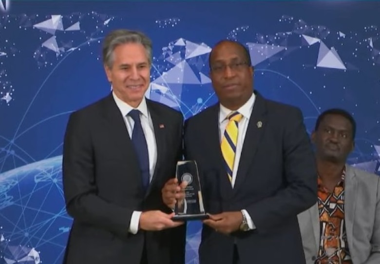 Estados Unidos premia a Javier Caraballo por labor anticorrupción