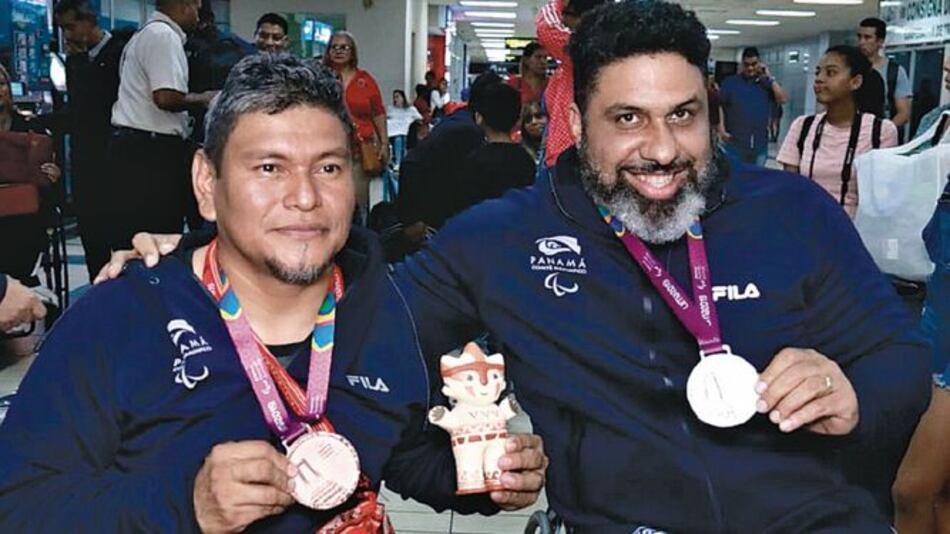 Medallistas regresan a Panamá tras los Parapanamericanos