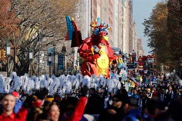 Globos y estrellas animan el gran desfile de Acción de Gracias de Nueva York