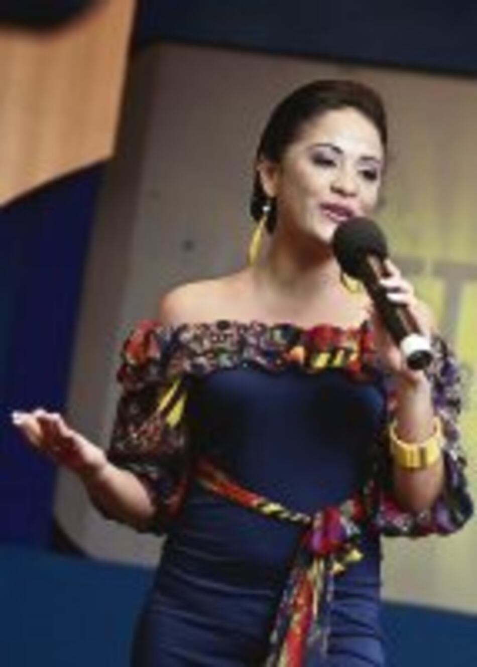 Karen vuelve a la música