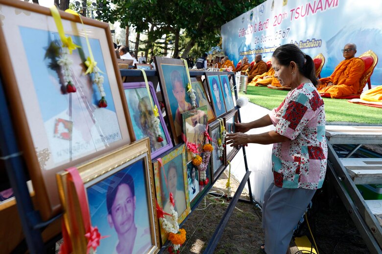 Asia recuerda con ceremonias a las víctimas en el 20 aniversario del tsunami del Índico
