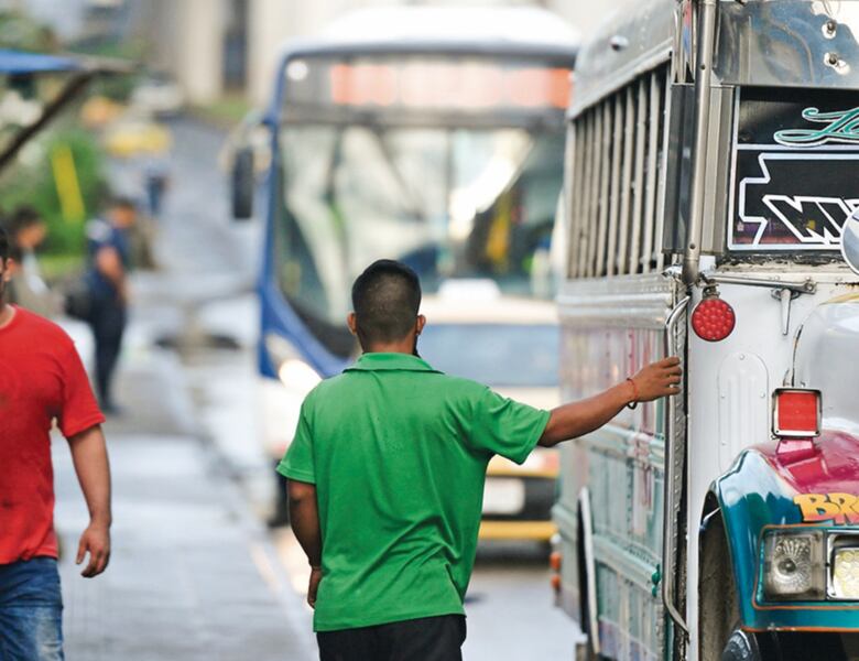 Fiscalía dice que probará malos manejos en el proceso de compensación de buses