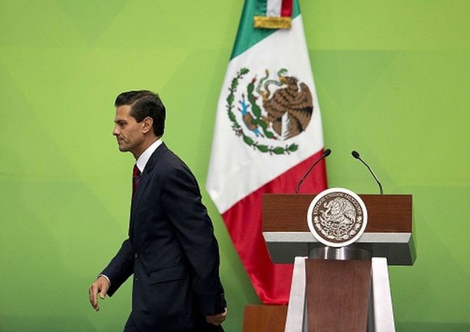 Acusan al presidente mexicano Enrique Peña Nieto de plagiar parte de su tesis