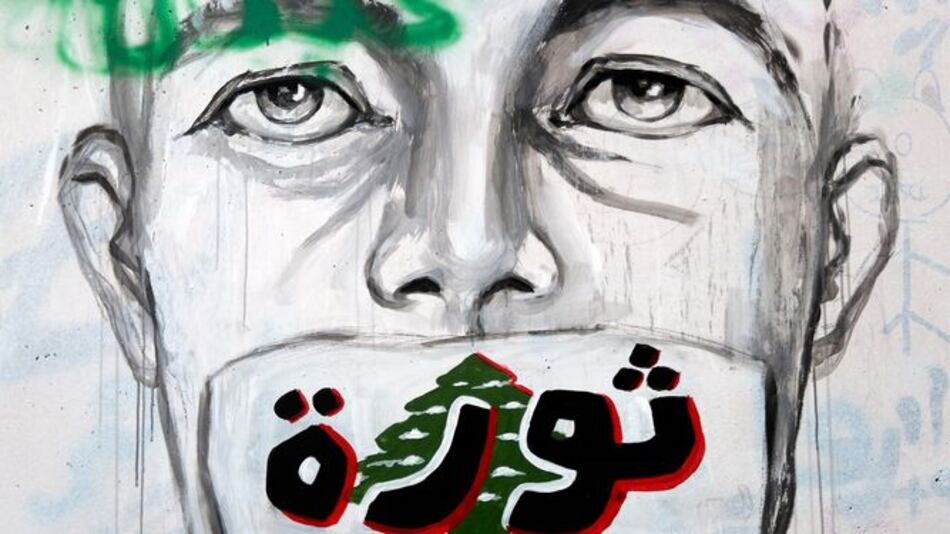 Los coloridos y variados grafitis de la rebelión en Beirut