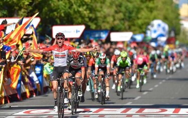 Wallays domina la etapa 18, Yates sigue de líder