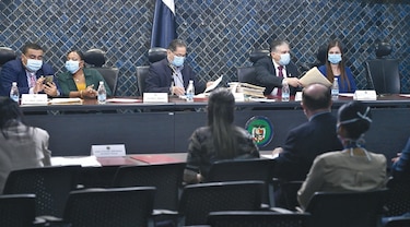 ¿Quién puede investigar a Varela? Surge un nuevo debate