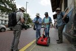 Estructuras históricas cubiertas bajo el suelo