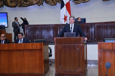 Director del Idaan comparece ante un pleno marcado por la ausencia de la mayoría de diputados del PRD