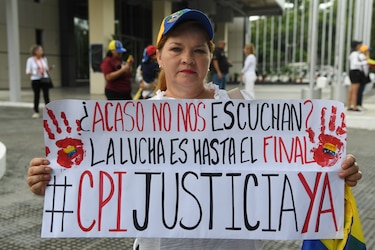 Venezolanos en Panamá se suman a movilización mundial pidiendo a la CPI acciones contra el gobierno de Maduro